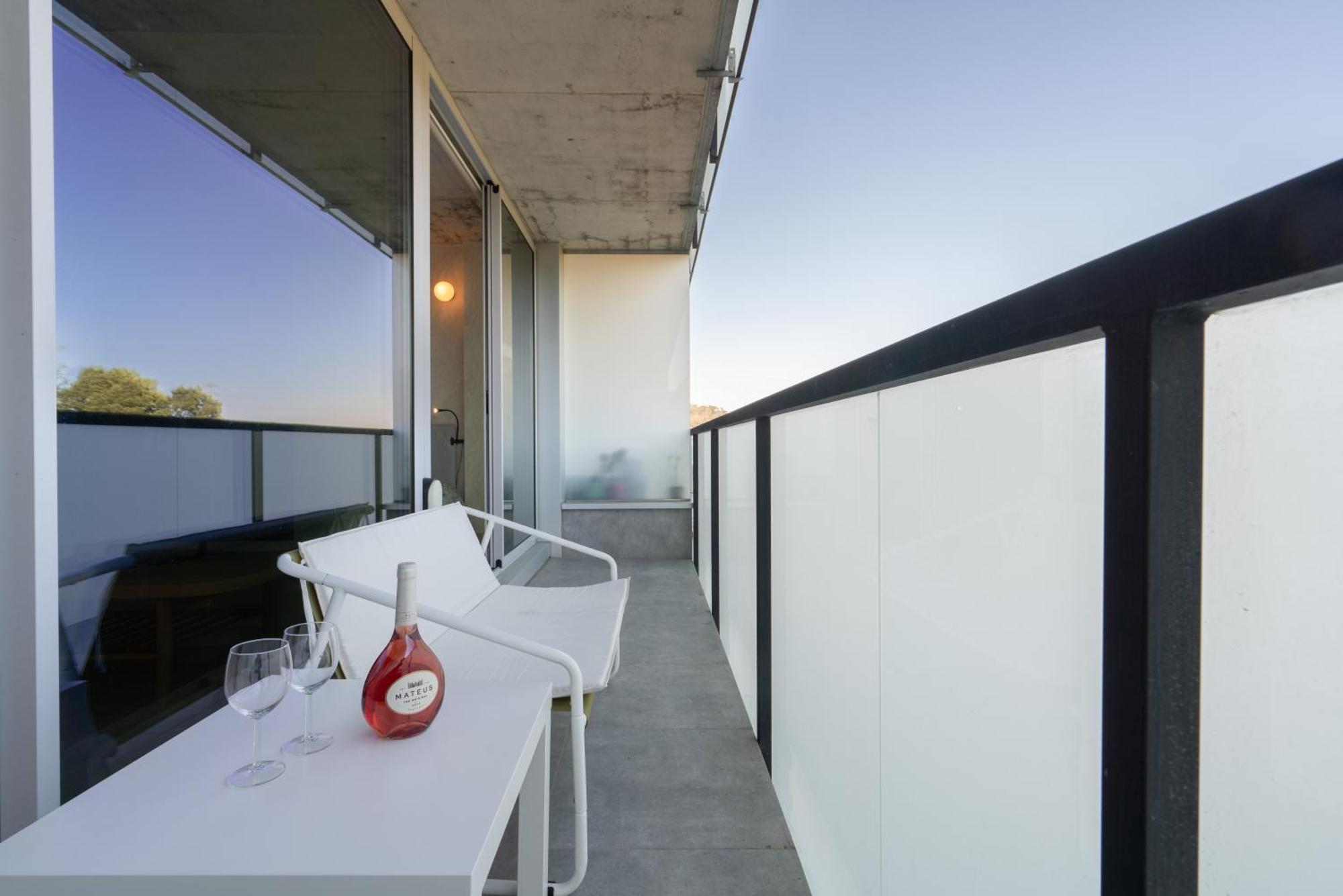 Host Wise - Luxurious Impressive Apartment - Balcony And Pool Vila Nova de Gaia Room photo